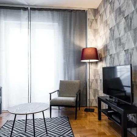 !promo! Gray Starling Downtown- Free Parking Apartment Novi Sad